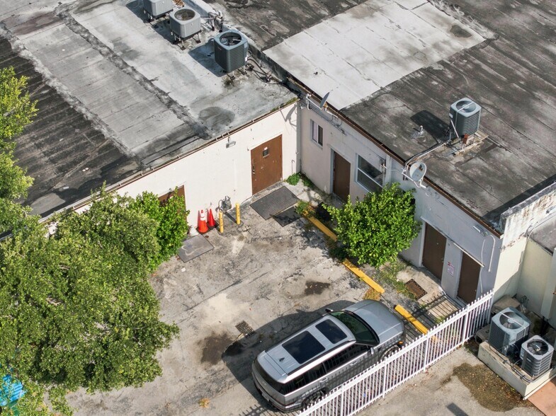 More Photos Of 610-618 NE 124th St, North Miami Office For Sale