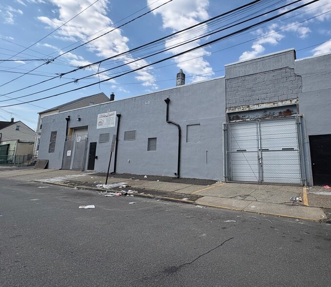 Primary Photo Of 746 River St, Paterson Distribution For Lease