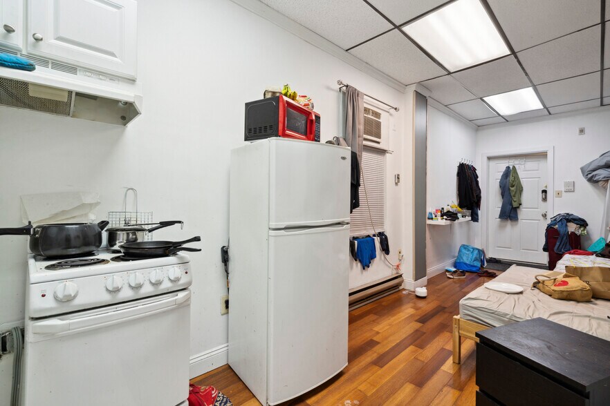 More Photos Of 23-25 S 19th St, Philadelphia Storefront Retail Office For Sale