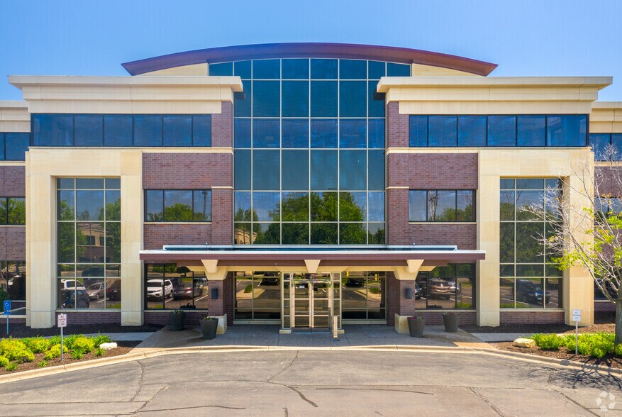 More Photos Of 860 Blue Gentian Rd, Eagan Unknown For Lease