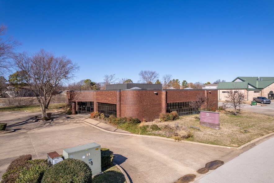 Primary Photo Of 6940 S Utica Ave, Tulsa Office For Sale