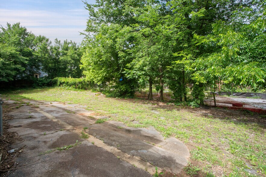 More Photos Of 638-642 Dill Ave, Atlanta Freestanding For Sale