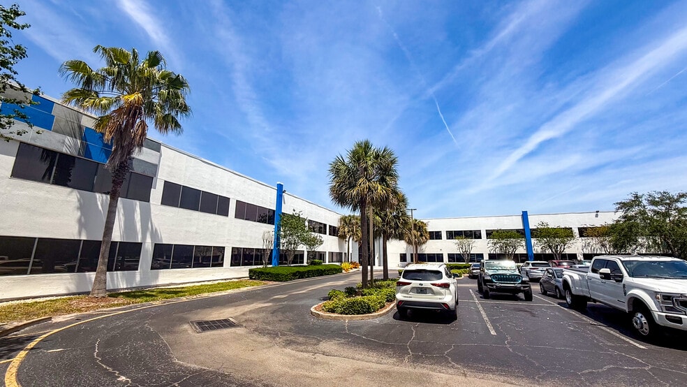 More Photos Of 7600 Southland Blvd, Orlando Unknown For Lease