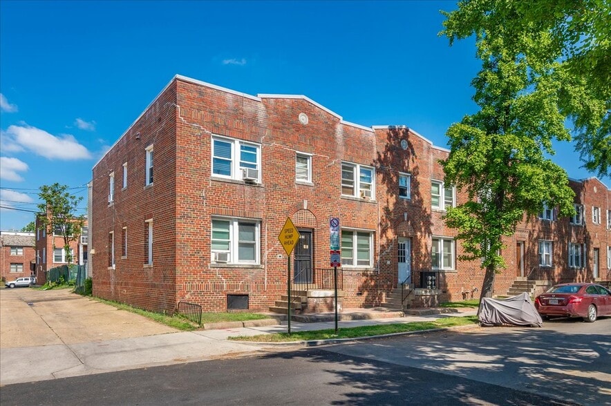 Primary Photo Of 1010-1012 16TH Street NE, Washington Apartments For Sale