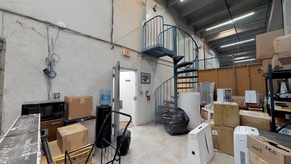 More Photos Of 2000-2010 NW 93rd Ave, Miami Warehouse For Lease