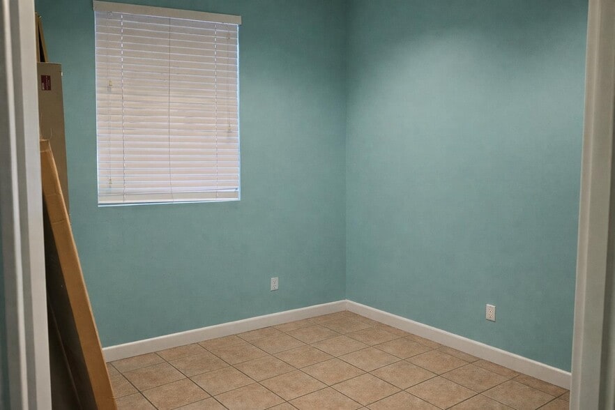 More Photos Of 7345 SW 41st St, Miami Warehouse For Sale