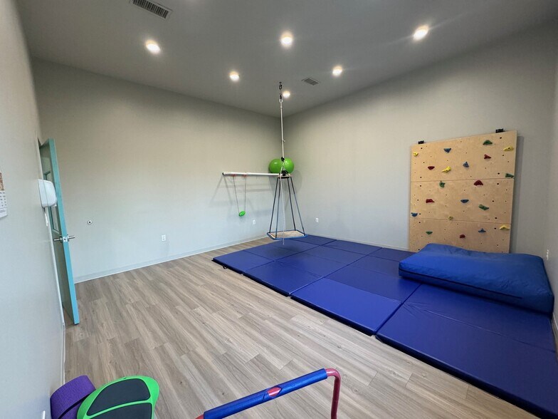 More Photos Of 590 FM 156 S, Haslet Medical For Lease