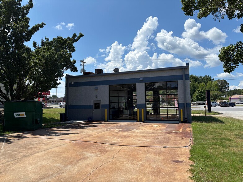More Photos Of 5188 Calhoun Memorial Hwy, Easley Auto Repair For Lease