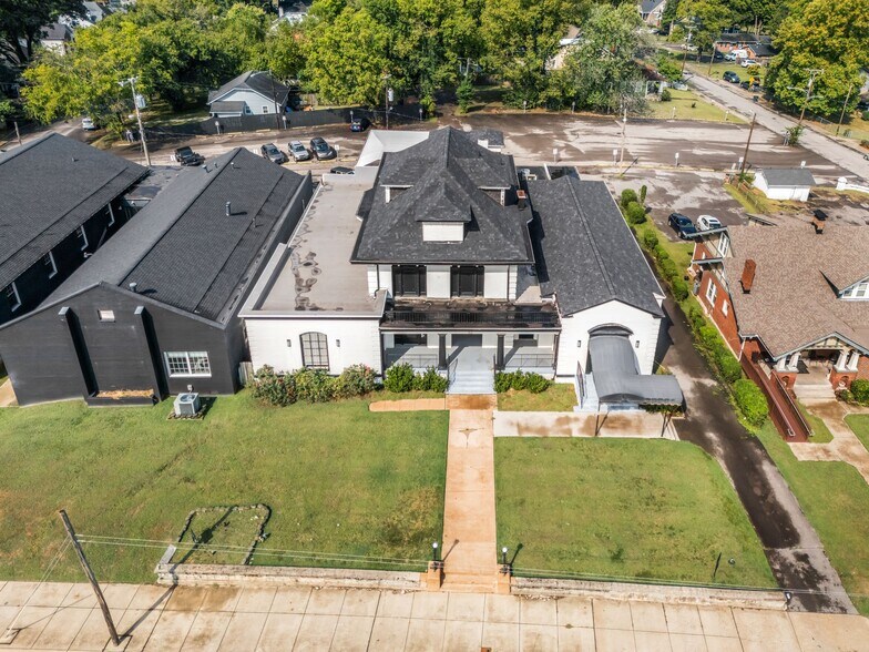 More Photos Of 904 Gallatin Ave, Nashville General Retail For Sale