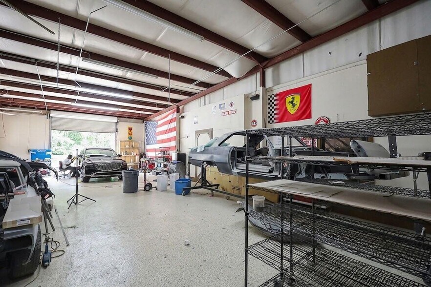More Photos Of 3600 Kennesaw N Ind Pky, Kennesaw Flex For Lease