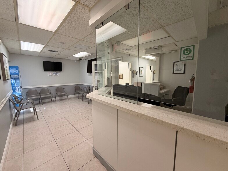 More Photos Of 2331 N State Road 7, Lauderdale Lakes Office For Sale