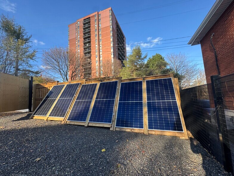 More Photos Of 43 Glen Rd, Hamilton Land For Lease