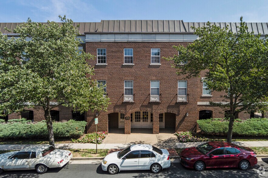 More Photos Of 301 N Fairfax St, Alexandria Office For Sale