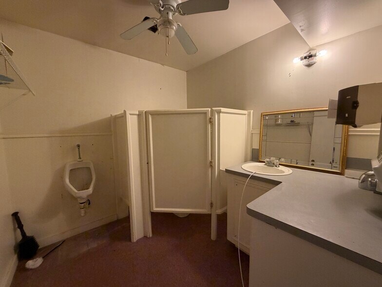 More Photos Of 108 Main st, Trinity Storefront For Sale