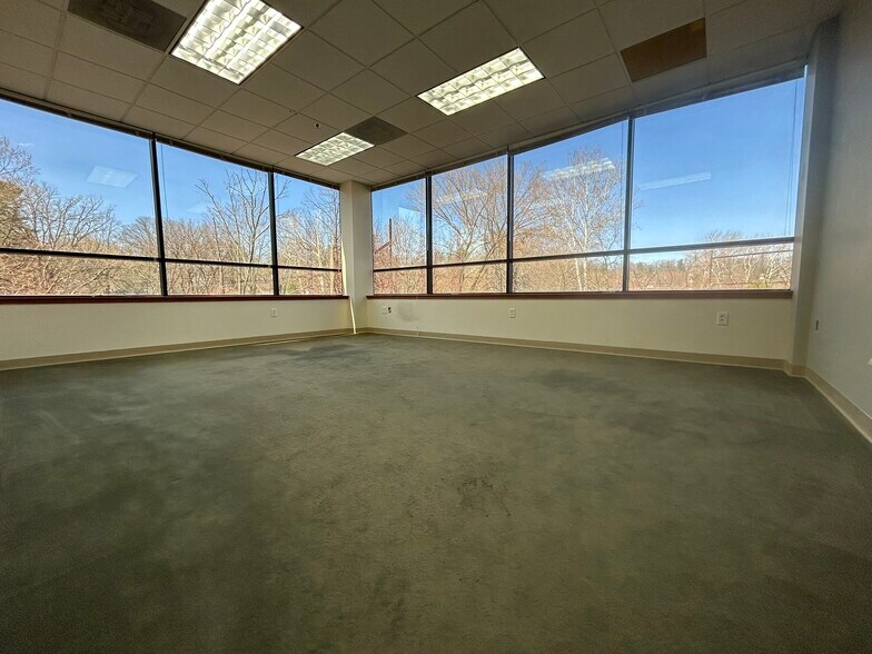 More Photos Of 165 Township Line Rd, Jenkintown Office For Lease