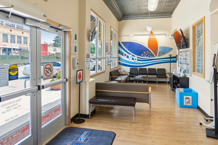 More Photos Of 308 Main St, Olathe Medical For Lease