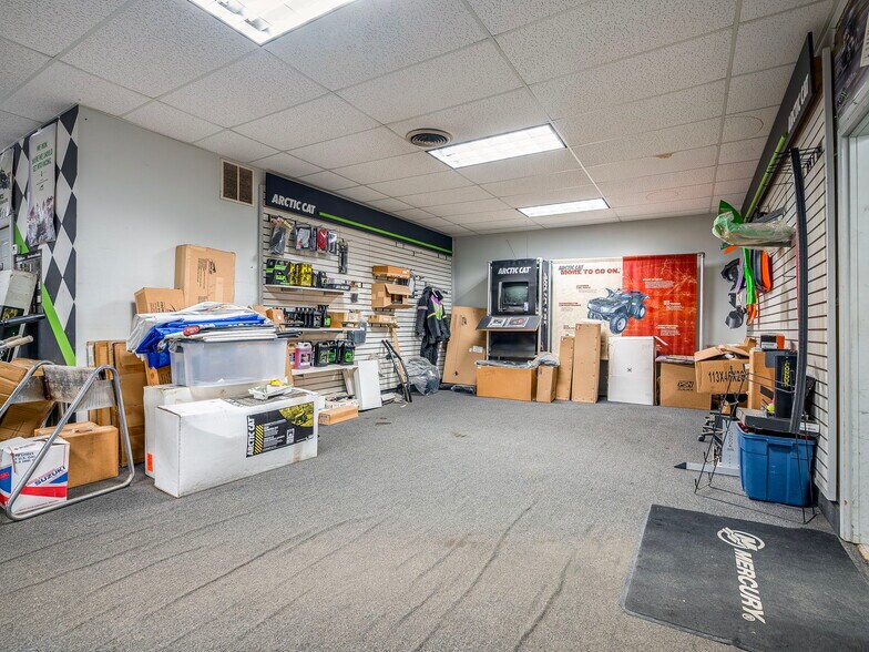 More Photos Of 2335 W Main St, Red Wing Auto Repair For Sale