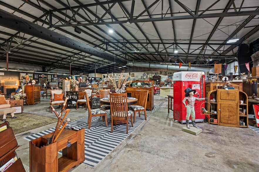 More Photos Of 11703 Indiana Ave, Lubbock Warehouse For Sale