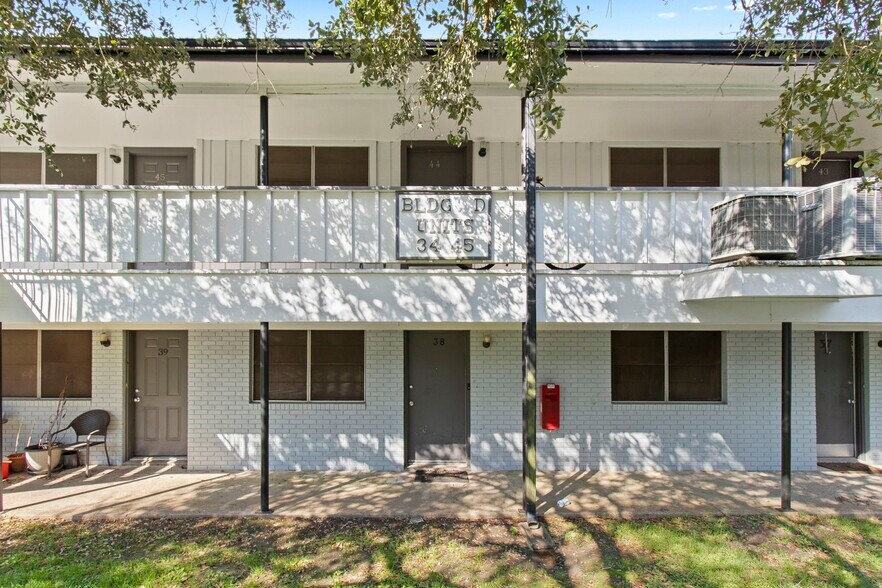 More Photos Of 2345 Nall St, Port Neches Apartments For Sale
