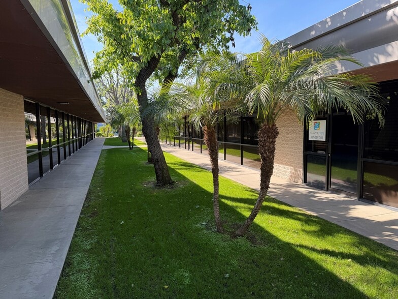 More Photos Of 1800 Westwind Dr, Bakersfield Medical For Lease