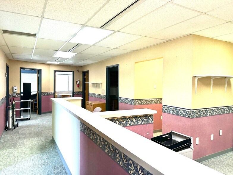 More Photos Of 901 Lincolnway, La Porte Medical For Sale