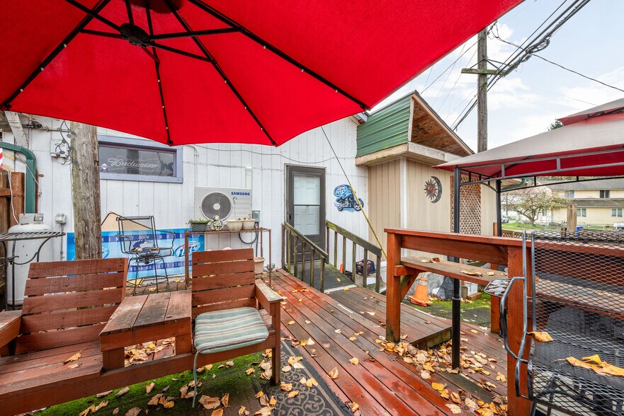 More Photos Of 1107 Pacific Ave N, Kelso Restaurant For Sale