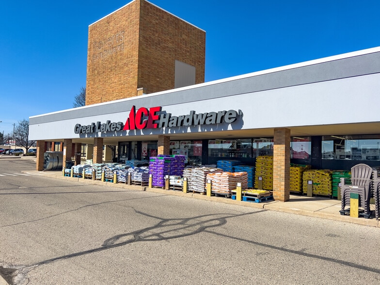 More Photos Of 310 N Clippert St, Lansing Unknown For Lease