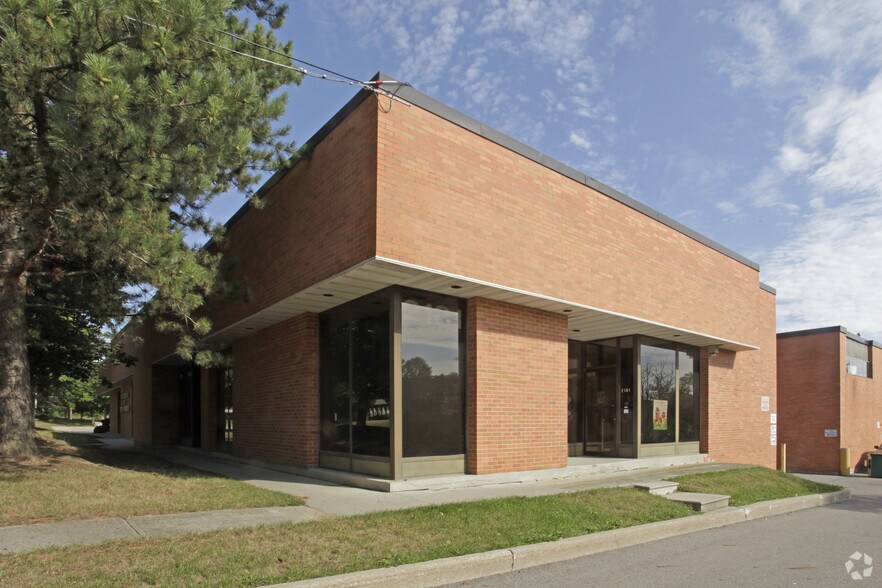 More Photos Of 2181 Dunwin Dr, Mississauga Office For Lease
