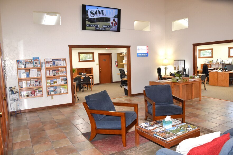 More Photos Of 324 E Palestine Ave, Palestine Coworking Space