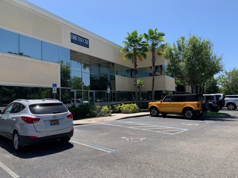 Primary Photo Of 6314 Kingspointe Pky, Orlando Light Distribution For Lease