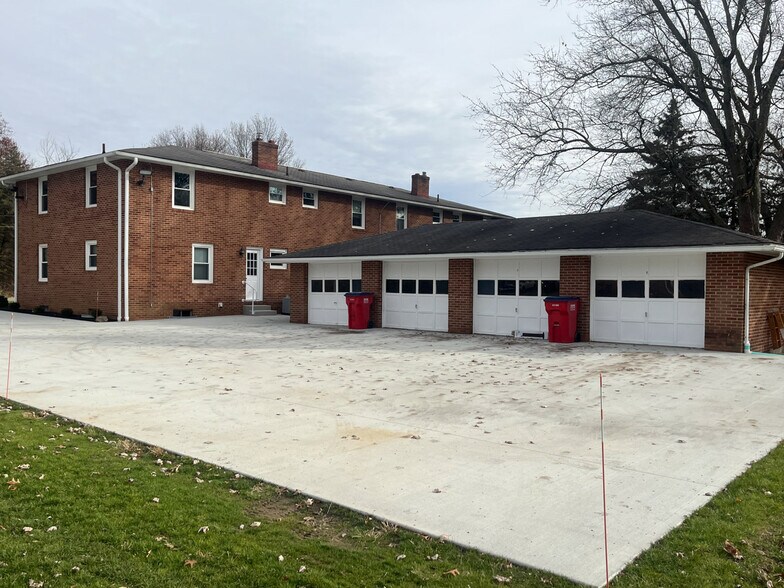 More Photos Of 8653 Rosewood Ave NW, Canton Apartments For Sale