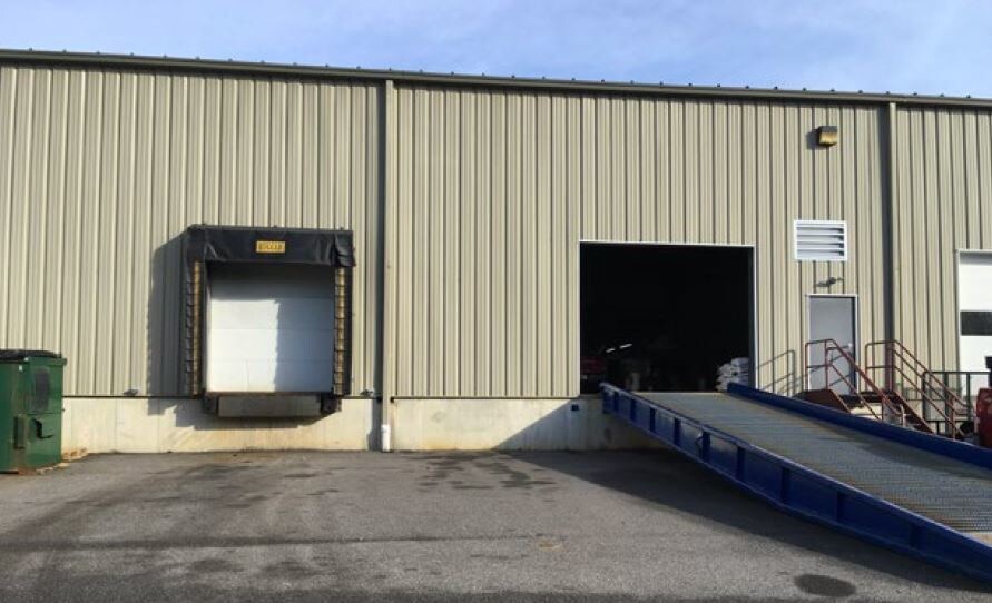 More Photos Of 3712 Commerce Dr, Copley Warehouse For Lease