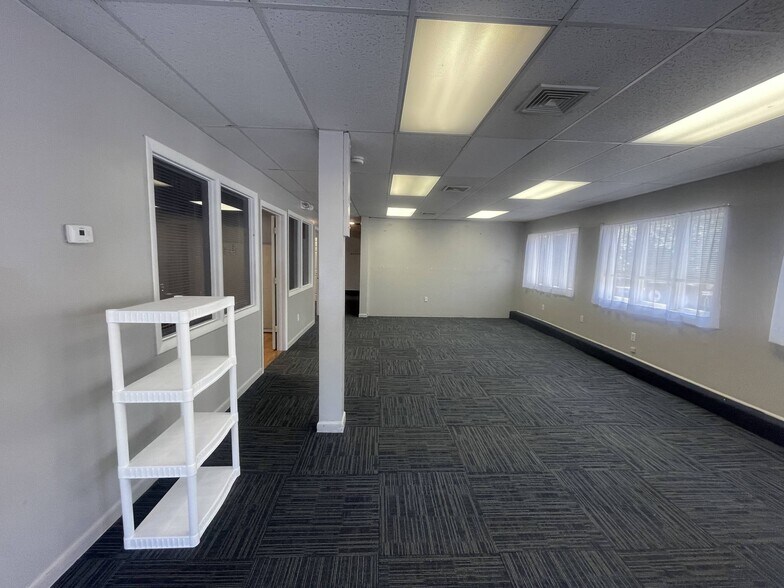 More Photos Of 426 Salem Tpke, Bozrah Storefront Retail Office For Lease