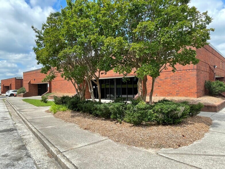 Primary Photo Of 1331 Citizens Pky, Morrow Office For Lease