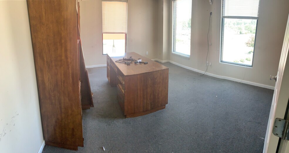 More Photos Of 2019 Sparkman Dr, Huntsville Office For Lease