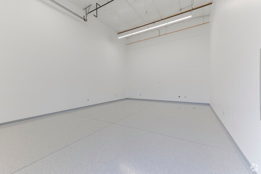 More Photos Of 24415 N 19th Ave, Phoenix Warehouse For Sale