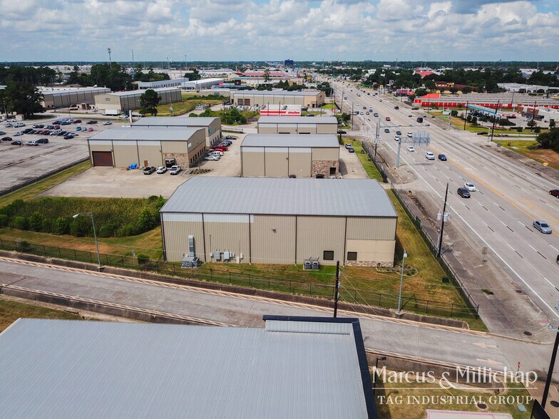 More Photos Of 828 Fm 1960 Rd, Houston Warehouse For Lease