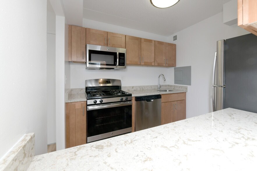 More Photos Of 1371 Beacon St, Brookline Apartments For Lease