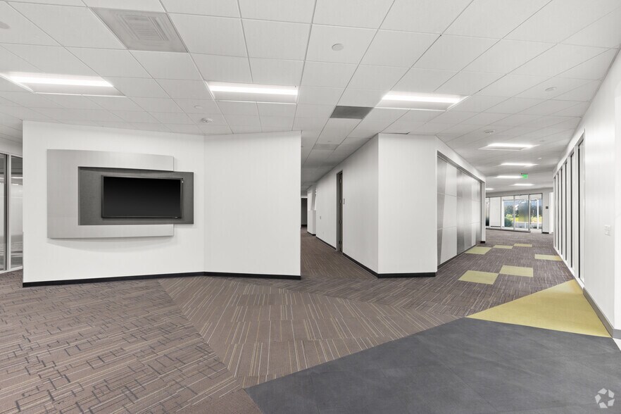 More Photos Of 2580 Junction Ave, San Jose Research And Development For Lease