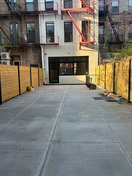 More Photos Of 1086 Fulton St, Brooklyn Apartments For Lease