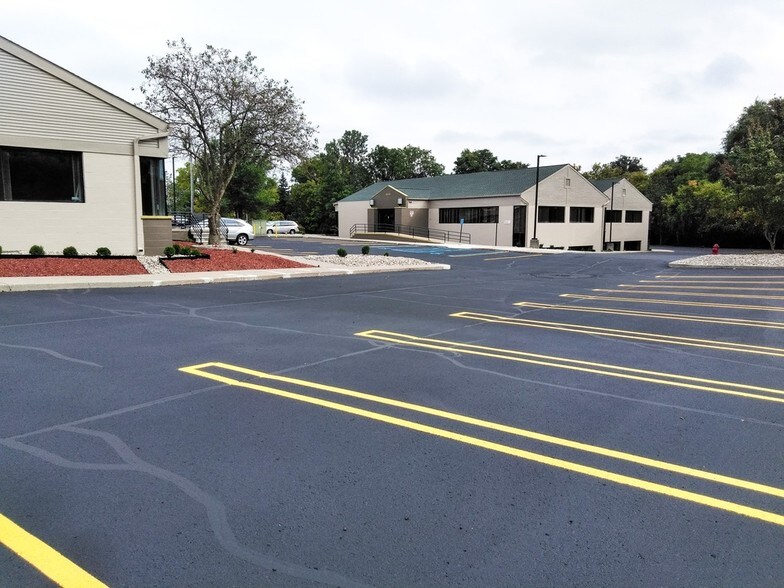 More Photos Of 39319 Plymouth Rd, Livonia Office For Lease