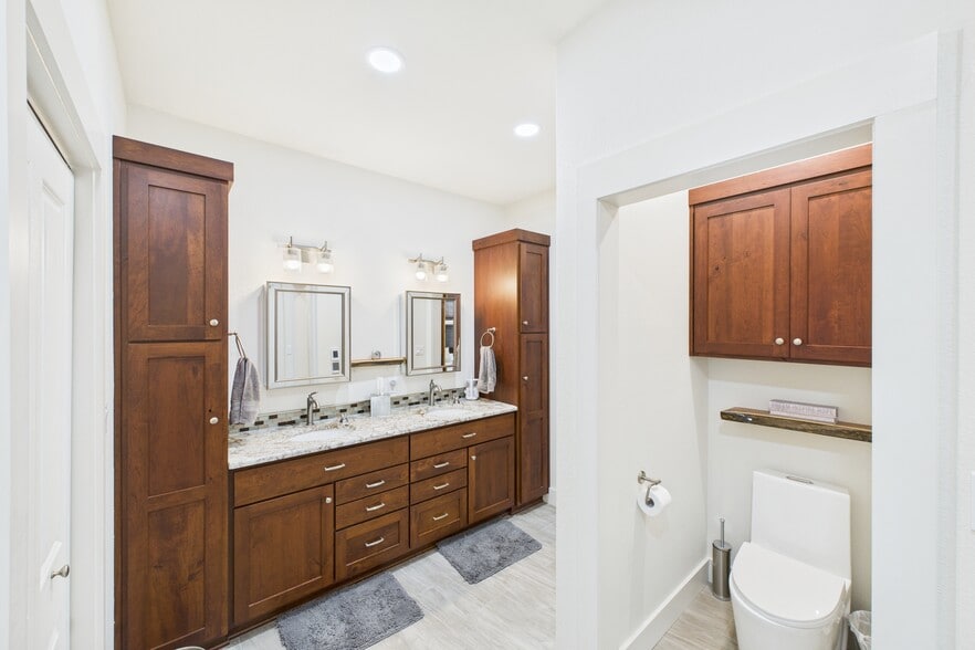 More Photos Of 141 County Road 851, Elizabeth Hotel For Sale