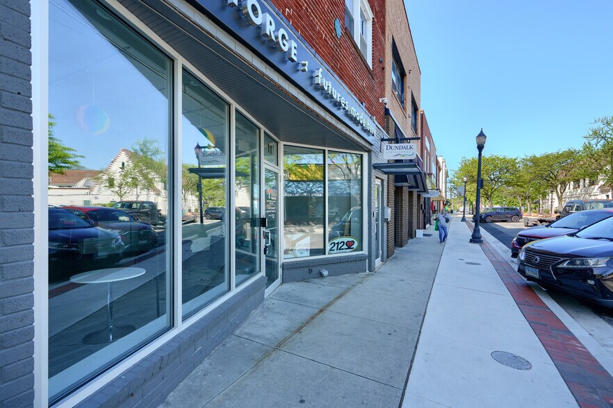 More Photos Of 11 Center Pl, Dundalk Office For Sale