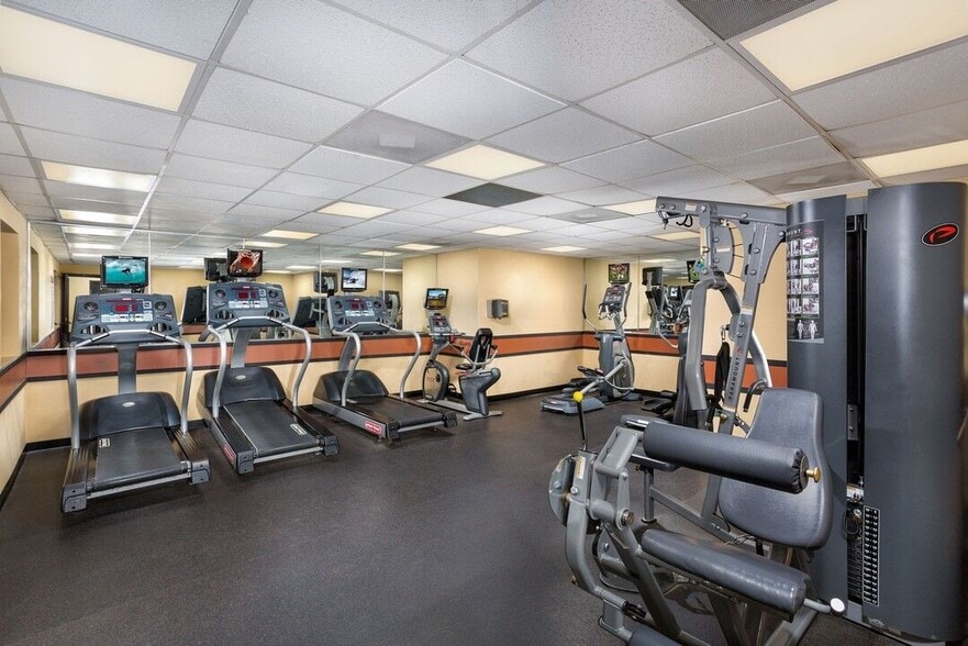 More Photos Of 8150 Lakecrest Dr, Greenbelt Apartments For Sale