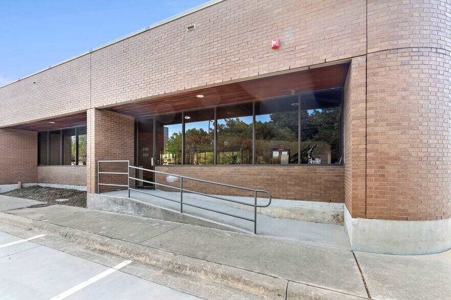 More Photos Of 2100 N Greenville Ave, Richardson Coworking Space