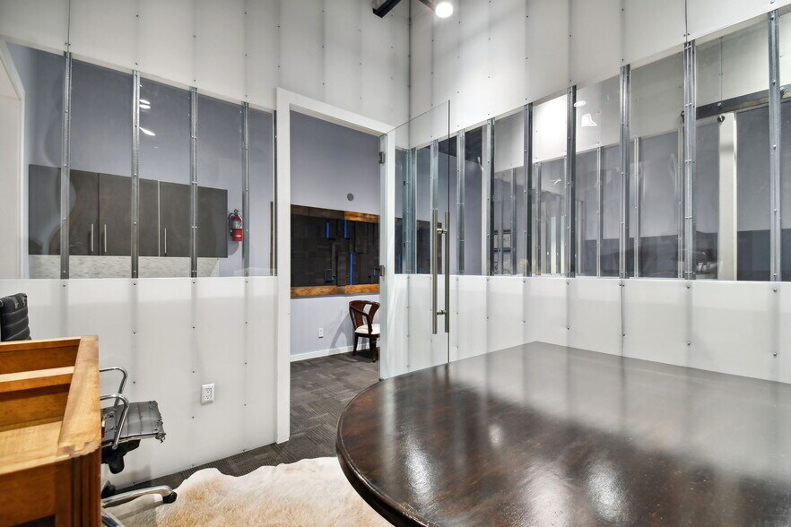More Photos Of 3330 W Cypress St, Tampa Office For Sale