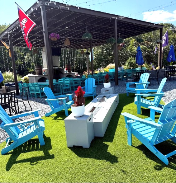 More Photos Of 2015 Turkey Point Rd, Essex Marina For Lease