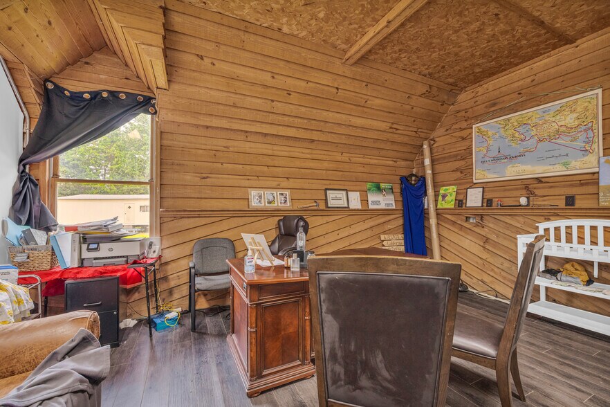 More Photos Of 252 Komplex Dr, Carnesville Warehouse For Sale