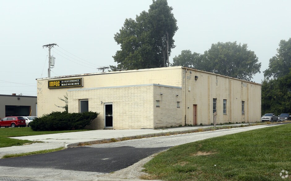 Primary Photo Of 5515 Enterprise Blvd, Toledo Warehouse For Lease