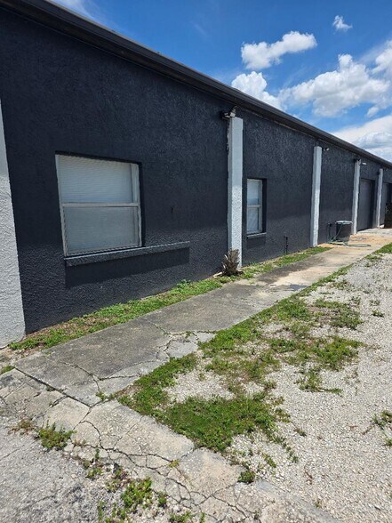 More Photos Of 2830 St Charles St, Fort Myers Auto Repair For Sale